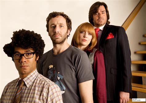 It crowd show. The Red Door is the fourth episode of the first series of The IT Crowd and first aired on Friday the 17th 2006 on the UK TV channel, Channel 4. What lies behind the mysterious red door in the IT Department? What has happened to Moss' new mug? And why is Roy in danger of becoming known as a 'desk rabbit'? The episode begins with Maurice Moss … 