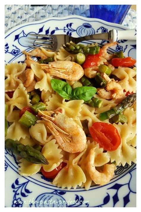 Italian Shrimp and Asparagus Farfalle Pasta Recipe.