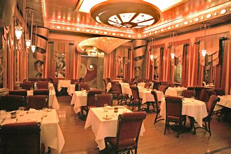 Italian restaurant downtown. From pasta to pizza to appetizers, NYC has some of the best Italian food in the world. Here is our picks for best Italian restaurants in NYC. 