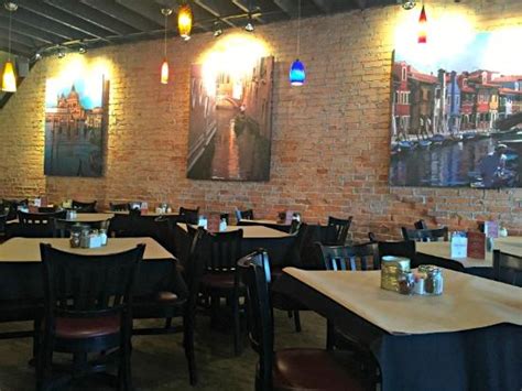 Italian restaurants in oxford ms. When it comes to experiencing authentic Italian cuisine, Franklin has plenty to offer. From mouthwatering pasta dishes to delectable pizzas and everything in between, the city is h... 