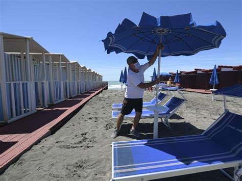 Italy must open up beach concessions, EU’s top court says