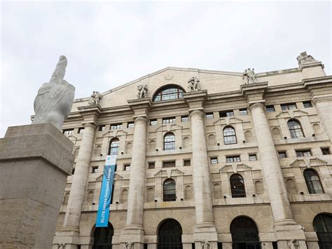 Italy to hit banks with 40 percent windfall tax