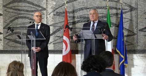 Italy vows help with IMF in bid to stabilize Tunisia