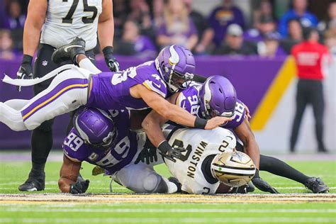 Ivan Pace Jr.? Anthony Barr? How will the Vikings proceed at linebacker with Jordan Hicks on IR?