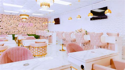 Ivy glam beauty bar prices. Are you looking for a one-stop destination for all your beauty needs? Then Ivy Glam Beauty Bar is the perfect place for you. This luxurious beauty destination offers a … 