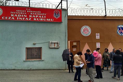 Izmir kadın kapalı cezaevi