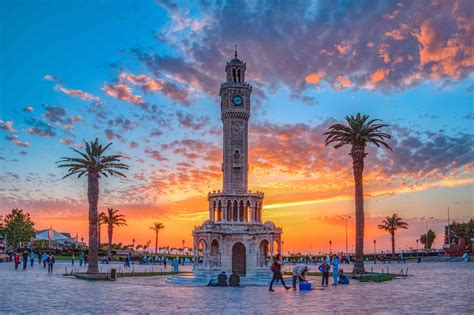 Izmir orusbu Que es una escort IZ5E2N 