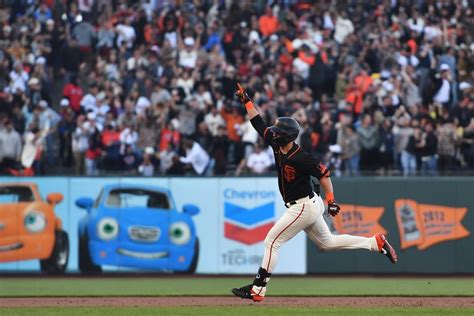 J.D Davis’ walk-off home run gives SF Giants dramatic victory over Red Sox