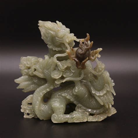 Jade sculptures: jadeite or nephrite - TresOrient - muktibox.com