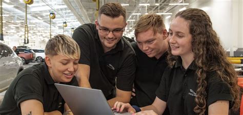 JAGUAR LAND ROVER TO HIRE 300 SOFTWARE AND ENGINEERING APPRENTICES