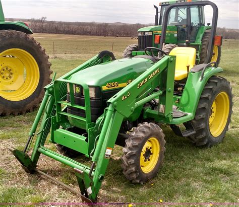 JOHN DEERE 4200 Tractors For Sale - 9 Listings