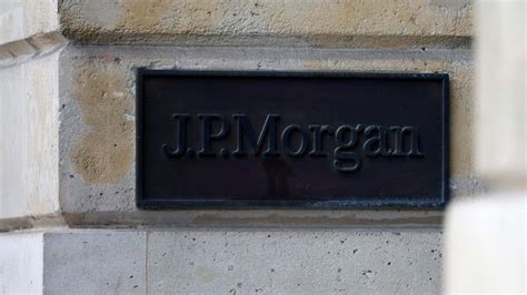 JPMorgan to hire more than 500 small-business …