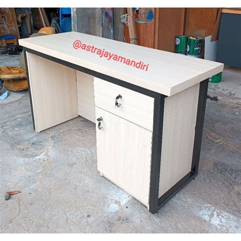 Jual Meja Kantor Minimalis Natural HPL - 2026 | PaDi UMKM - raincitystudios.com
