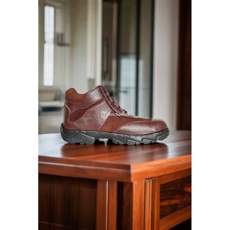Jual Sepatu Pabrik Murah & Terbaik - Harga Terbaru Maret 2026 - raincitystudios.com