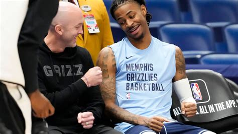 Ja Morant scores 34 in return from ban, hits game-winner at horn to lift Grizzlies over Pelicans