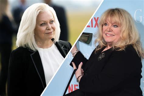 Jacki weaver sally struthers look alike. If you were wondering if Sally Struthers is starring in season 5 of Yellowstone, the answer is, "No." Caroline Warner, the fierce CEO of Market Equities, is played by Jacki Weaver, not Struthers ... 