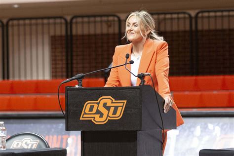 Jackie hoyt basketball. STILLWATER, Okla. — Oklahoma State has hired Kansas City’s Jacie Hoyt as its women’s basketball coach. Hoyt, 34, went 81-65 during her five-year stint as Kansas City’s coach. The Roos won ... 