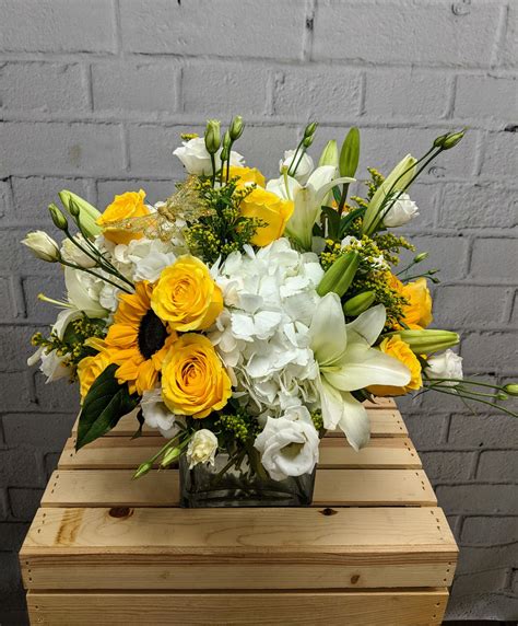 Jackson Heights Florist Flower Delivery Flushing Northern Blvd.