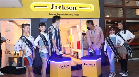 Jackson James Yelp Surabaya