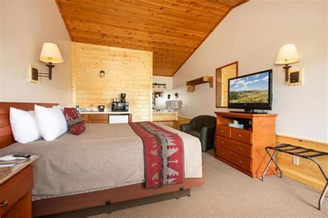 Jackson hole hostel. The Hostel, a classic slope-side ski lodge at the Jackson Hole Mountain Resort, and a great summertime base for exploring the Grand Tetons and Yellowstone. Newly renovated rooms in Spring of 2011 for an affordable, clean and comfortable vacation. 