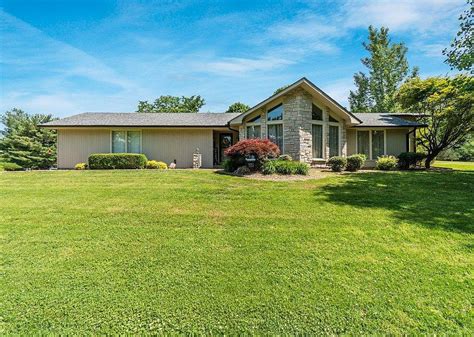 124 Deal Ct, Jackson, MO 63755 is currently not for sale. The 1,731 Square Feet single family home is a 3 beds, 2 baths property. This home was built in 1978 and last sold on 2023-04-14 for $--. View more property details, sales history, and Zestimate data on Zillow.. 