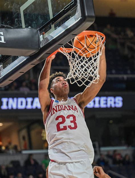 Jackson-Davis leads Indiana past Kent State in March Madness