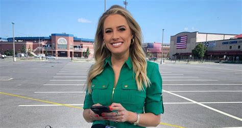 Jacqui Heinrich Biography. Jacqui Heinrich is known as a skilled American journalist who is serving at FNN News as an anchor. She works as a White House correspondent for FOX News Channel (FNC). Moreover, she is a co-host for FOX News Audio’s The FOX News Rundown podcast.. 