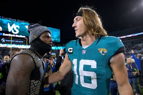 Jags QB Trevor Lawrence practices with hopes of clearing concussion protocol and playing at Bucs