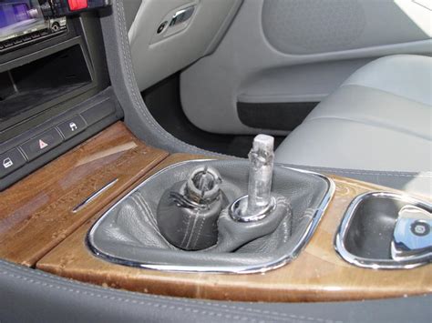 Jaguar s type manual gear knob. - Accordare la revisione della trasmissione manuale.