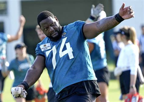 Jaguars LT Cam Robinson embraces temporary backup role while preparing for 4-game suspension