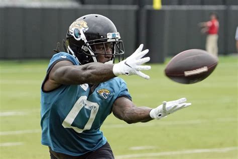 Jaguars WR Calvin Ridley changes cleats, alleviates toe soreness and practices in full