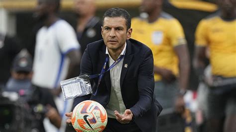 Jaime Lozano staying on as Mexico coach after winning Gold Cup