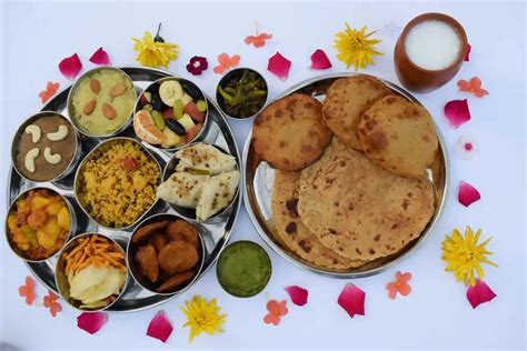 Jainism diet. Jains adhere to the vows of nonviolence to purify their karma and advance toward the higher states of spiritual attainment (gunasthana). For Jain laypeople, this generally means keeping to a vegetarian diet and pursuing livelihoods deemed to inflict a minimum of harm. 