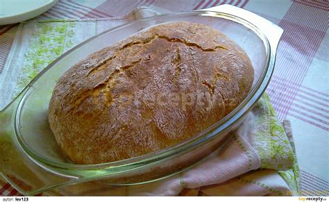 Jak pečení chleba ve skleněné mise?