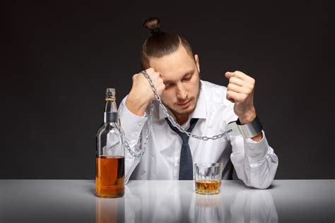 Jak se projevuje závislost člověka na alkoholu?