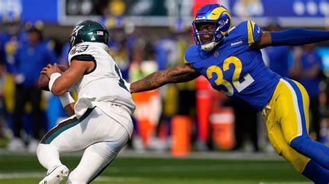 Jalen Hurts and a tough defense carry the Eagles to a 23-14 victory over the Rams