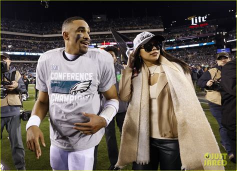 Jalen hurts girlfriend instagram. Philadelphia Eagles quarterback Jalen Hurts knows girlfriend Bryonna Rivera Burrows will be rooting for him at Super Bowl LVII. The two have kept their relationship very private, with no Instagram ... 