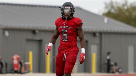 Jalen Robinson (5) DB - 2022: Named Honorable Mention All-GLIAC as a defensive back ... 2022 Football Roster. Choose a Player: Go. Walter Cronk .... 