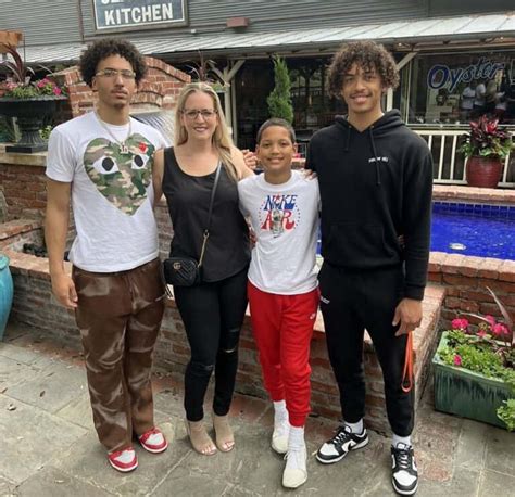 Jalen wilson family. Jalen Wilson was born on November 4, 2000, in Denton, Texas. Father Derale Wilson and mother Lisa Wilson also played basketball in their days. Jalen's Mother was an Oklahoma State signee. Sadly ... 