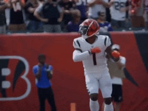 The perfect Ja'marr chase Bengals Griddy Animated GIF for y