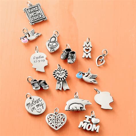 At James Avery Artisan Jewelry, we offer meaningful birthday gifts for every woman in your life. Whether you’re looking for 60th birthday gift ideas for mom , special friend gifts or need gift ideas for your girlfriend, jewelry is a thoughtful way to let her know how much she means to you.