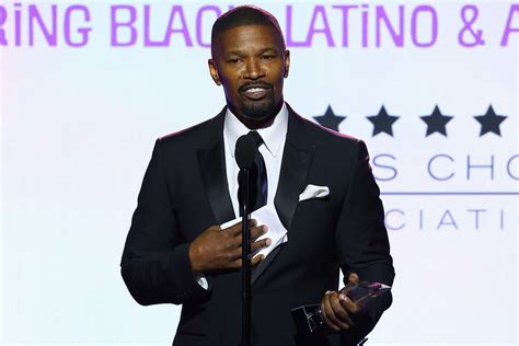 Jamie Foxx speaks about health scare in emotional speech: 'I couldn't actually walk'