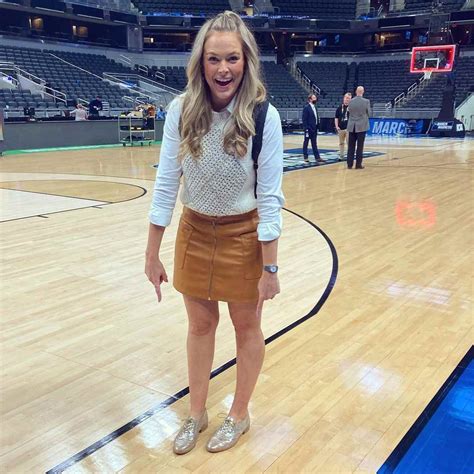 Jamie erdahl height. Erdahl previously worked as the lead sideline reporter on the SEC on CBS. This will be Erdahl's third child with husband Sam Buckman, as the couple has two daughters together. Congrats to Jamie ... 