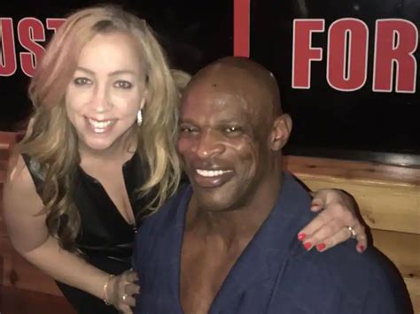 How many kids does Ronnie Coleman have? The former eight-time Mr. Olympia is a father of eight daughters. His two daughters from his first marriage with Rouaida Christine Achkar are Jamilleah and Valencia Coleman. Ronnie shares two daughters with his current wife, Susan Williamson, and two children she had from her previous relationship.