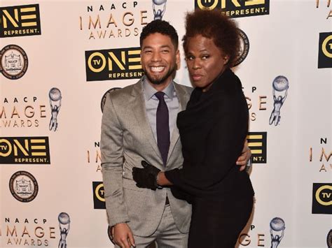 Janet smollett. The Smollett siblings with their mother Janet Smollett (Source: Essence) She has one sister in Jurnee Smollett and four brothers in Jussie, Jocqui, Jake, and Jojo Smollett. They were all raised in a similar environment by the mother, i.e., a performing background. It is known that the mother helped all her kids get rid of their stage fright ... 