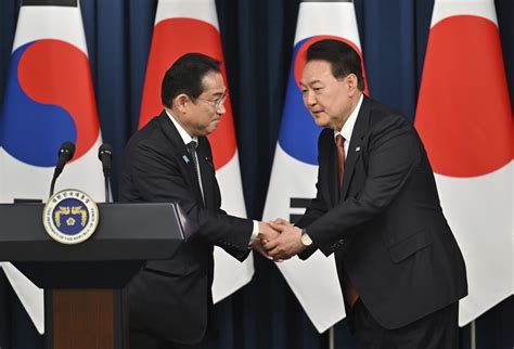 Japan, US, S. Korea discuss sharing of N. Korea missile data