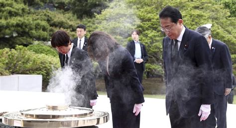 Japan leader expresses sympathy for Korean colonial victims