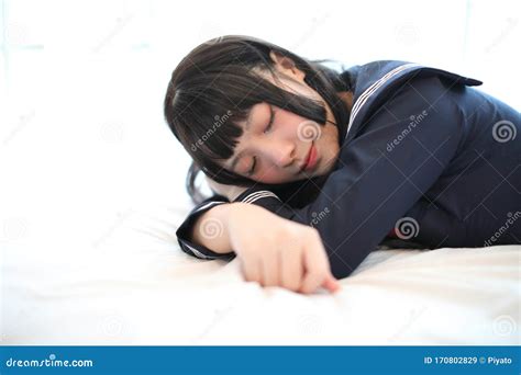 474px x 342px - th?q=Japan school girl sleep