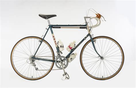 Japanese bike. Mamachari, a slang term literally meaning “mom’s bike,” are Japan’s ubiquitous city bicycles.Featuring baskets and, often, child seats, these utilitarian machines are mainstays for a slew ... 