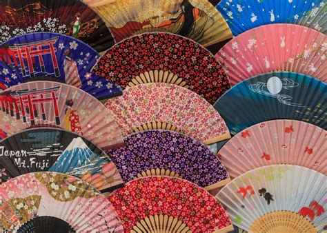 Japanese goods. Why not buy a kimono, t-shirt, key holder, kimono accessory or some other typical Japanese gift imparting the sense of Japan's culture and tradition. 